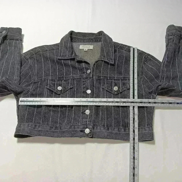 Pascun  crop jean jacket. Ladies size M/L - Picture 3 of 6